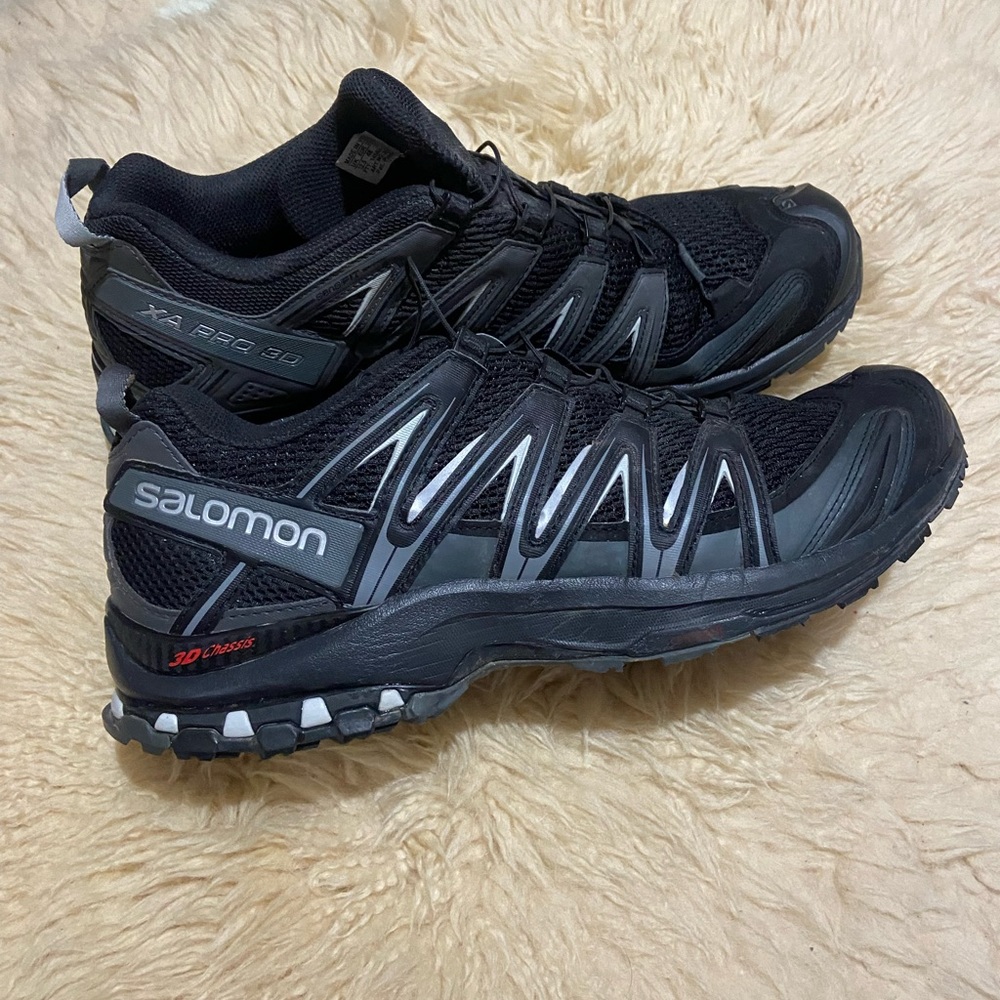 Like new Salomon running/hiking shoes